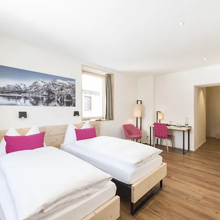 Randolins Hotel