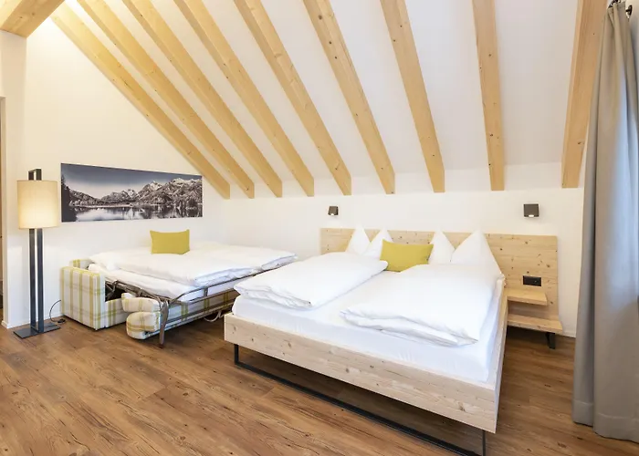 兰多林斯山区酒店 3*